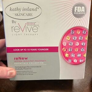 Kathy Ireland Light Therapy Skin Care Device